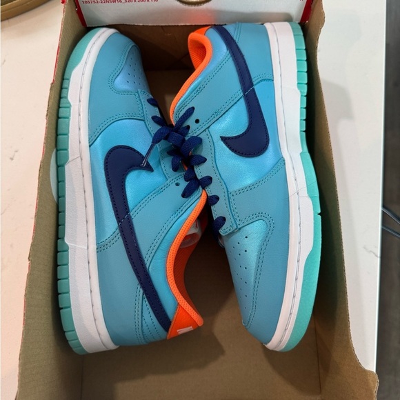 Nike Dunk Low SE, Baltic Blue, deep Royal blue. Men’s size 8, women’s size 9.5. - Picture 2 of 9